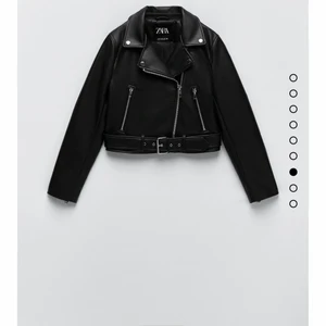 Skinn jacka  - Säljer min jätte fina skinn jacka från zara! Använt få tals gånger, ser ut som ny! Den är i storlek M men sitter som en S som på mig och är kort