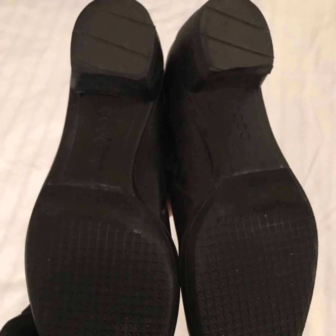 SVARTA KLACKSKOR AV ÄKTA LÄDER - 90