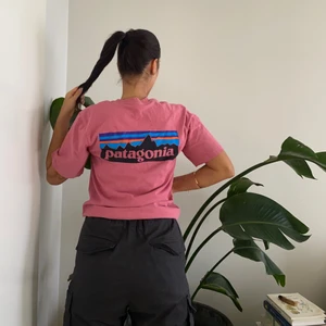 Patagonia T shirt  - Regular fit Uni sex Patagonia t shirt 💖