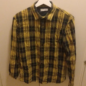 Yellow- blue checkered shirt  - Regular fit shirt from French brand CELIO , 100% cottom