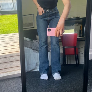 Crocker jeans!!!  - Säljer ett par favoriter som blivit förstora för mig tyvärr🥲 jeansen är i st W30 L32. Skriv till mig för mer bilder och information☺️ frakten tillkommer på 66kr 💛