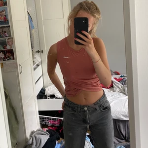 Träningslinne  - Snyggt tröninglinne från stronger