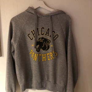 Huvtröja, Gina tricot. - Huvtröja från Gina tricot, storlek M❣️