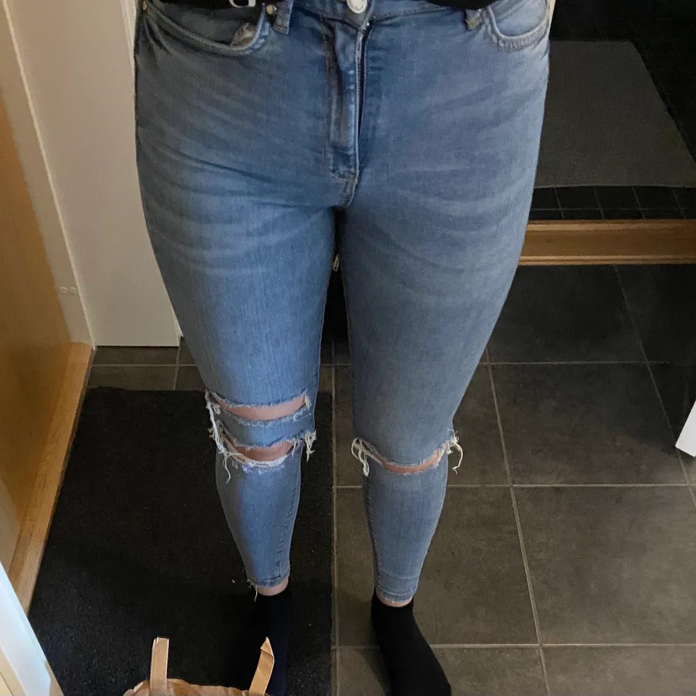 Jeans i modellen ”Gina”. Hög midja.. Jeans & Byxor.
