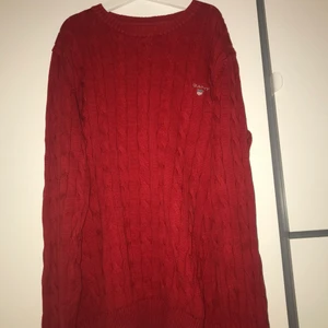 Gant tröja  - Säljer nu denna fina och sköna gant tröja från Gant (äkta) i strl S men passar även M eller xs. Använd ett fåtal gånger och är i ny skick!! Köparen står för frakten🤩