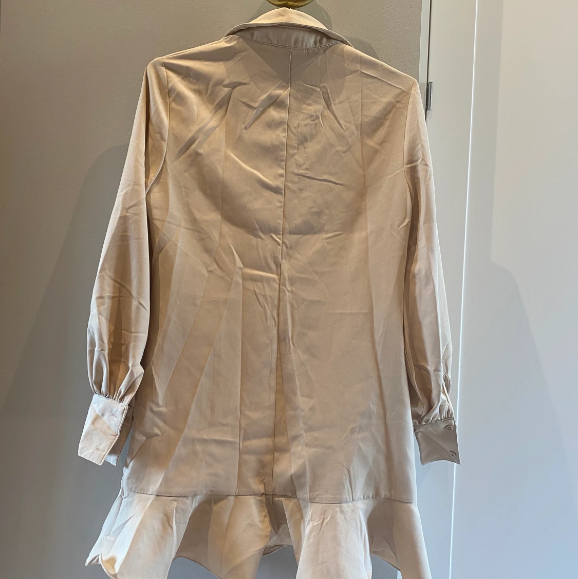 Beige PrettyLittleThing klänning - 91