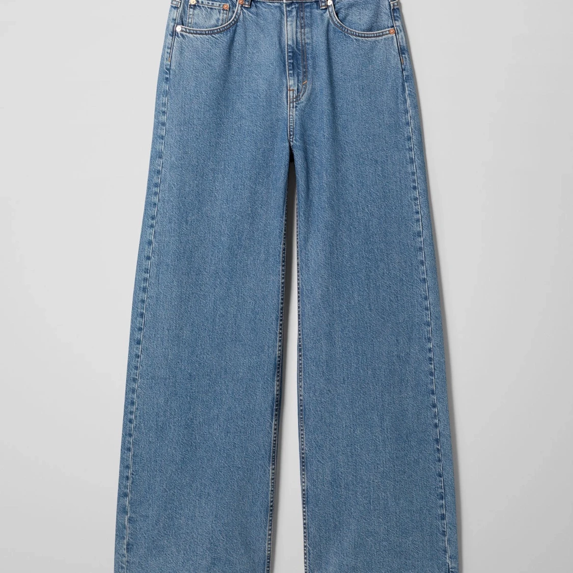 weekday-byxor i modellen ’Ace’