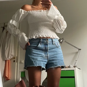 Vit tröja/blus - Säljer ny vit blus från New look