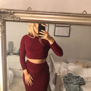 Set storlek s/m - Superfint , säljer för 250 både topp och kjol