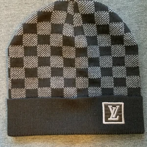 Louis vittuon mössa  - Kan fraktas om de önskas 