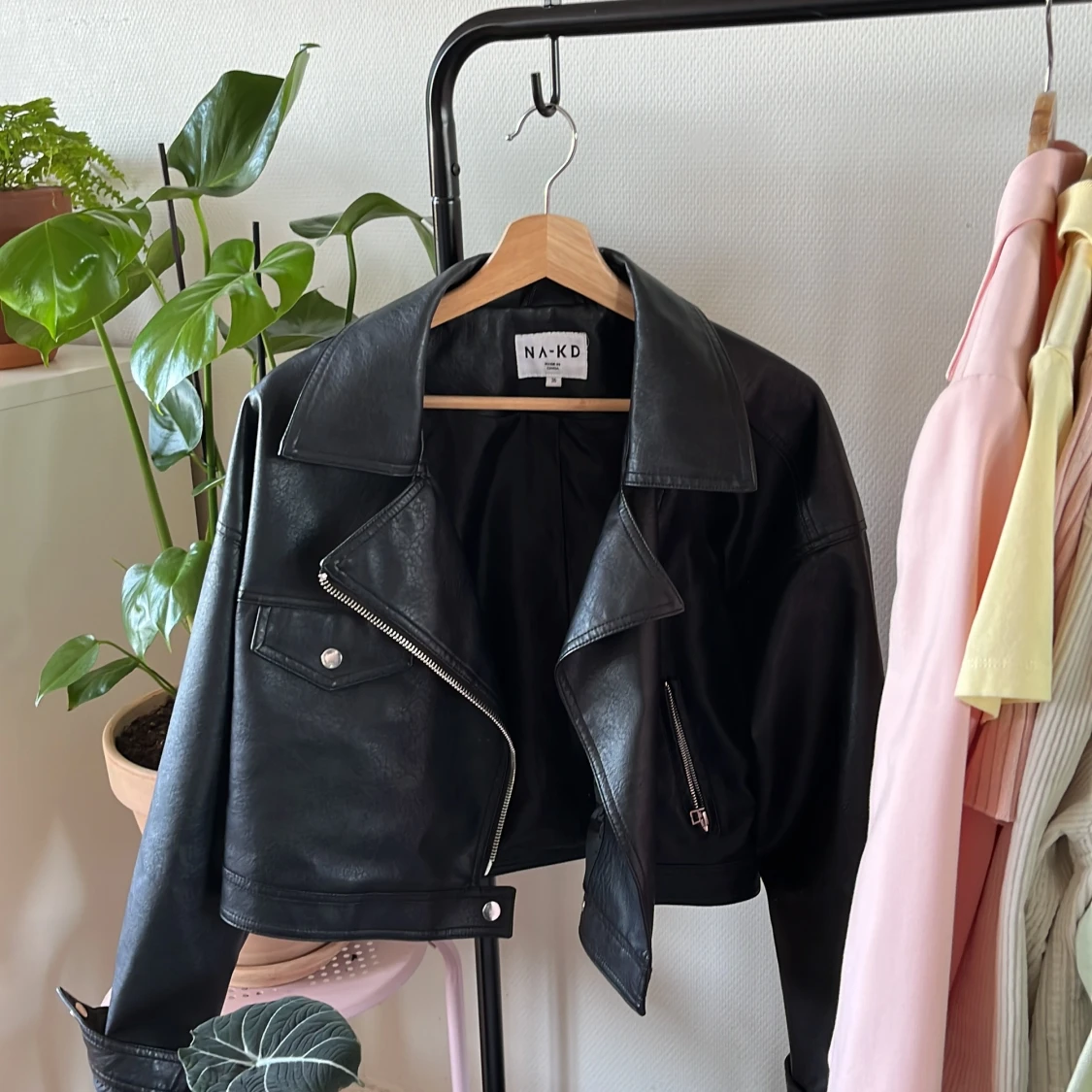 Skinnjacka från NA-KD