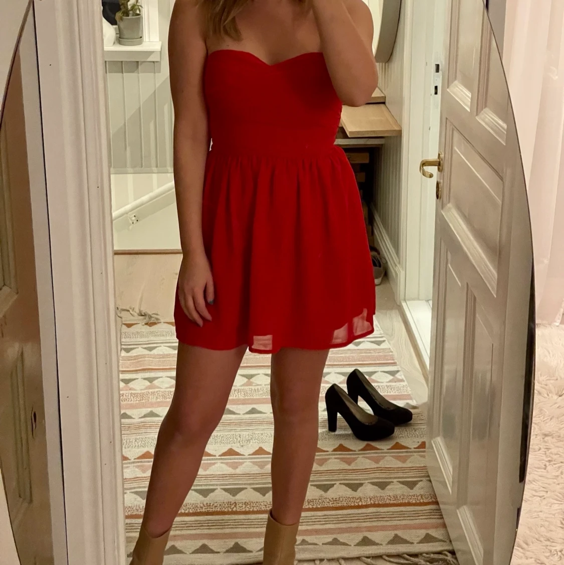 Röd kort cocktailklänning 