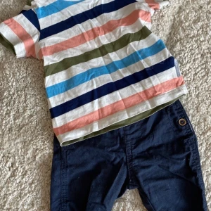 Barn käder - Newbie byxor i strl 56 Polarn o pyret skjorta i strl 62 som nya enligt bild