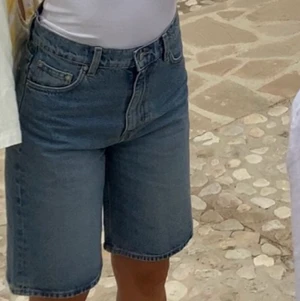 Jeansshorts  - Shorts från arket! Storlek 26. Inget att anmärka på!