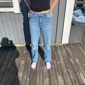 Skit snygga berska jeans - Väldigt snygga Berska Jeans som är andvända fåtalgånger. Säljer pågrundav att de är försmå.🤍