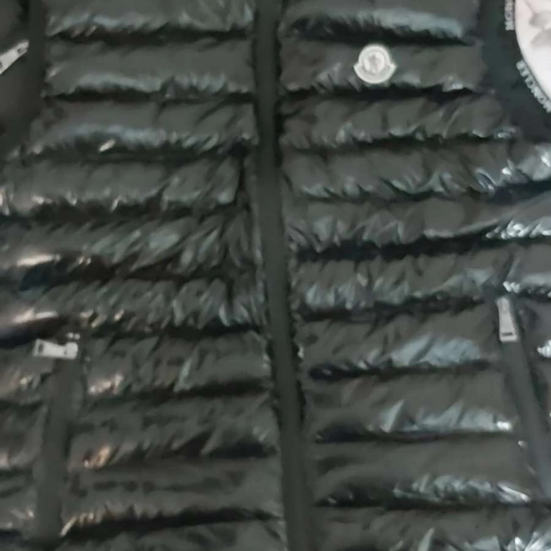 Moncler väst storlek M med Scan 