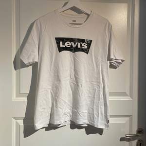 Levis Tshirt
