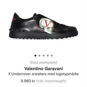Valentino skor storlek 41. De är knappt använda, är som nya. Box, kvitto och extra skosnören följer med. Kan mötas upp eller fraktas 🤎 Kan gå ner i pris vid snabb affär!!! Buda gärna 🤎