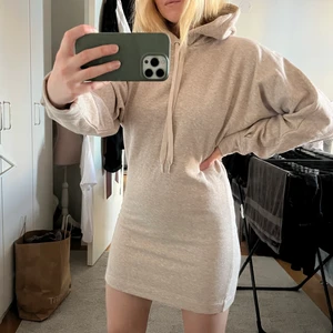 Klänning H&M strl:XS  - Helt ny, prislapp sitter kvar. 