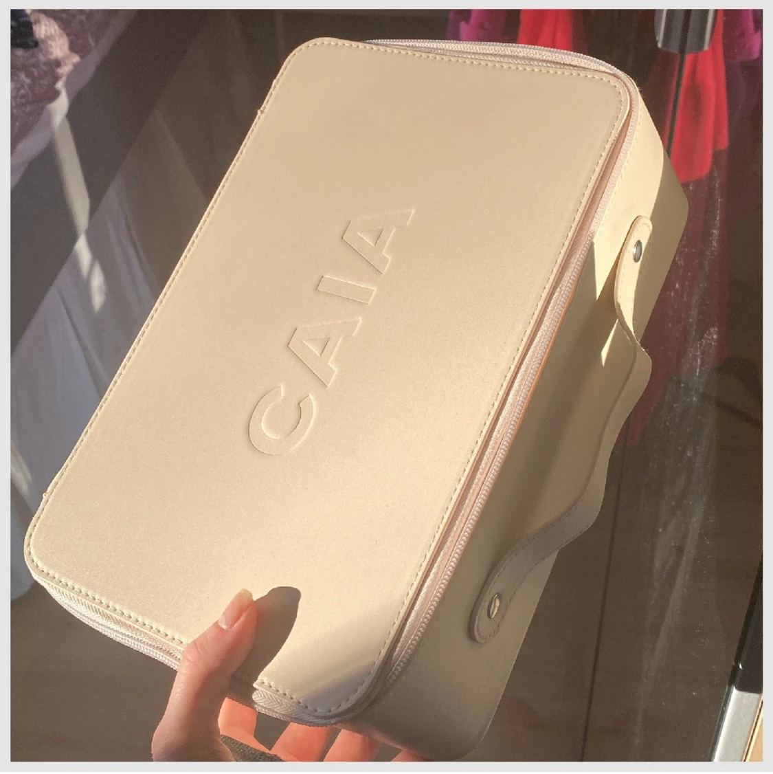Caia Necessär 