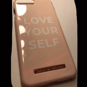 SÖKER - Hej! Söker detta mobilskal från ideal of sweden, therese lindgrens kollektion med motivet ”love your self”. Ska vara till iPhone 12. Max 120kr inklusive frakt