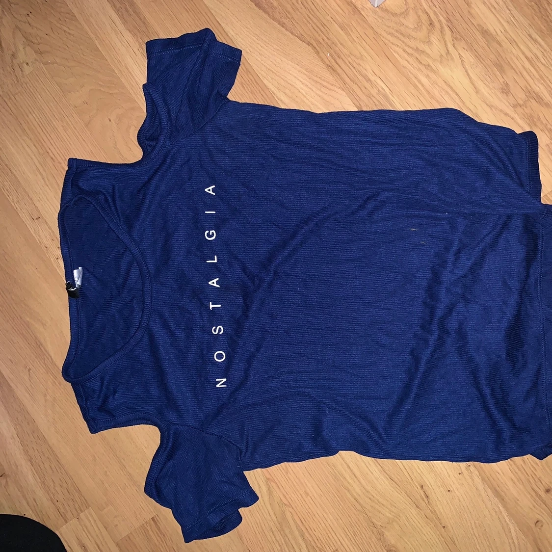 T-shirt med bar axel från H&M. Storlek L - 90