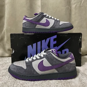 Nike SB dunk ”purple pigeon” (Size 42,5) - Pre owned Nike SB dunk ”purple pigeon”. Denna sko syns sällan till, framförallt i detta skick. Släppta 2006 och har aldrig restockat. All og finns.