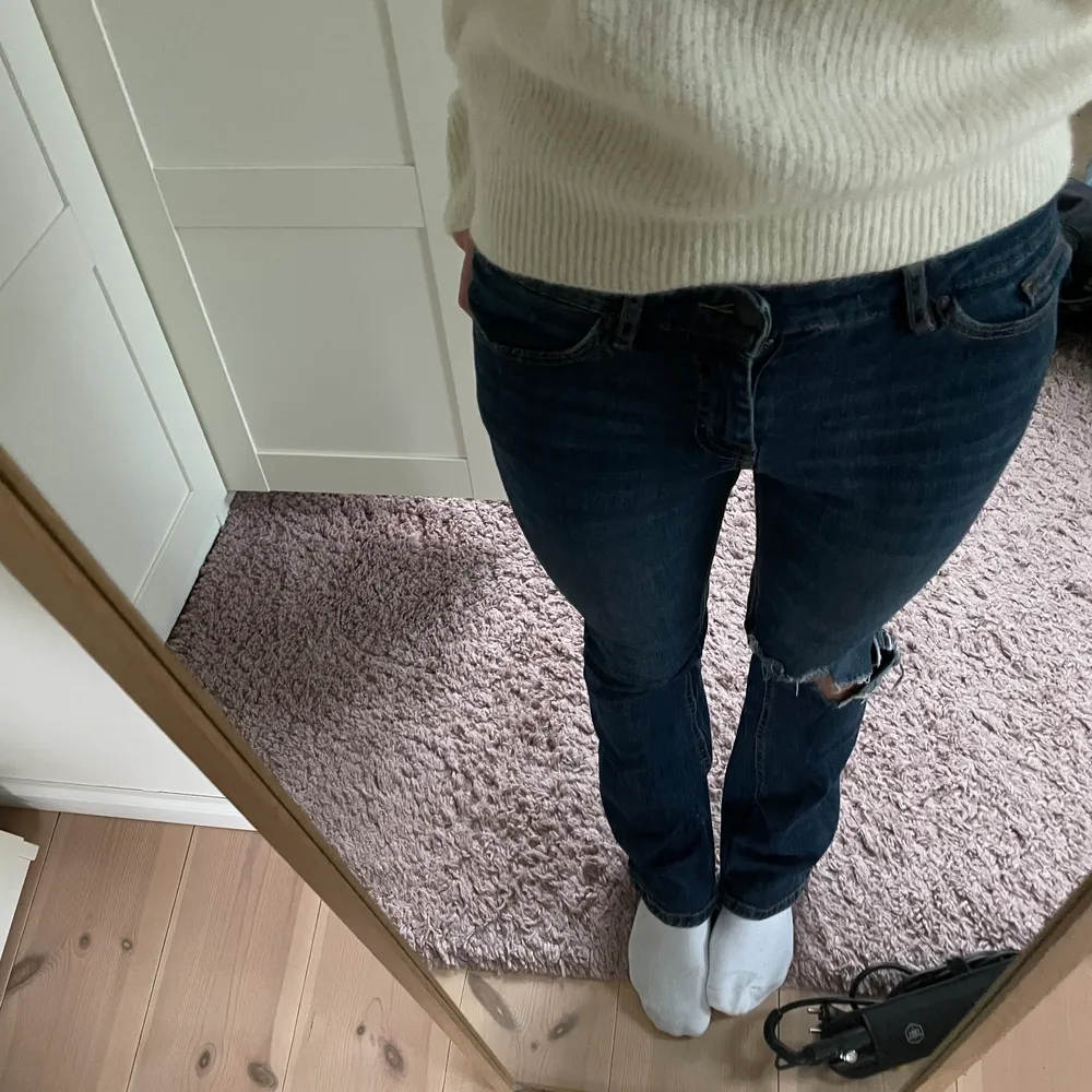 Low waist jeans som är supersköna och assnygga. Säljer då jag har för många jeans.. Jeans & Byxor.