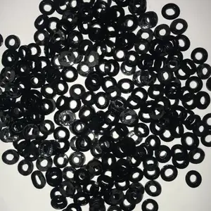 Säljer dessa smälta pärlor i svart färg. De är jättefina att göra tex. halsband eller armband med.👍