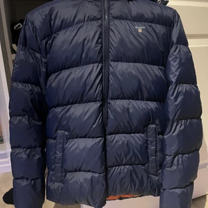 Gant - Inte använd på länge, inget fel alls på den, passar storlek S