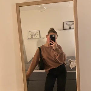 Dustypink sweatshirt - Supersnygg sweatshirt i en mörkrosa/dustypink färg. Jättemjuk! Färgen är så fruktansvärt snygg.