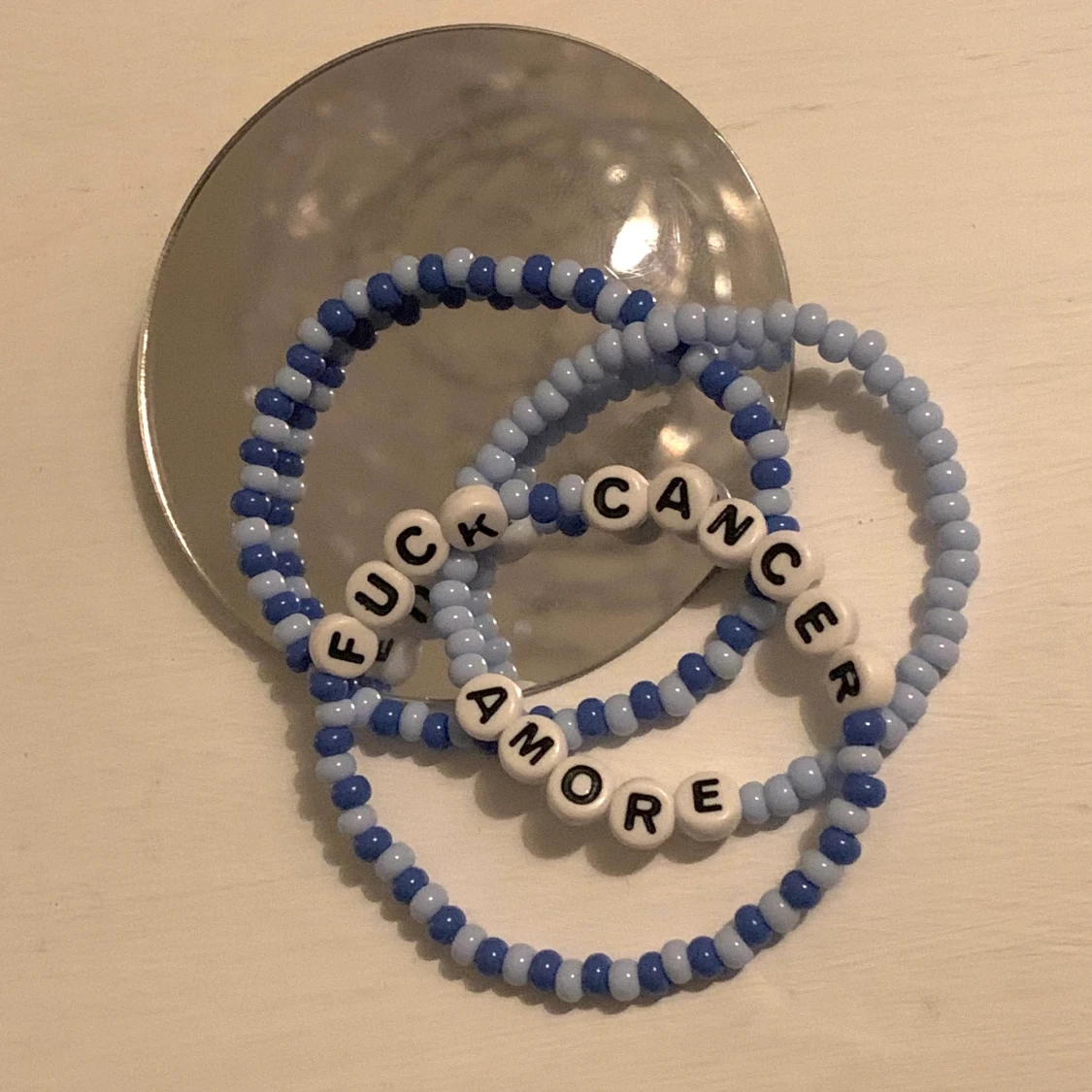 Pärlarmband med text