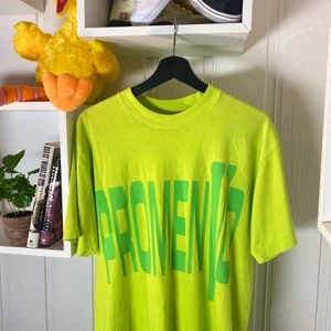 Vlone  - Vlone x asap Rocky sweden limeted    Size small, ass bra skick. Bud från 400kr