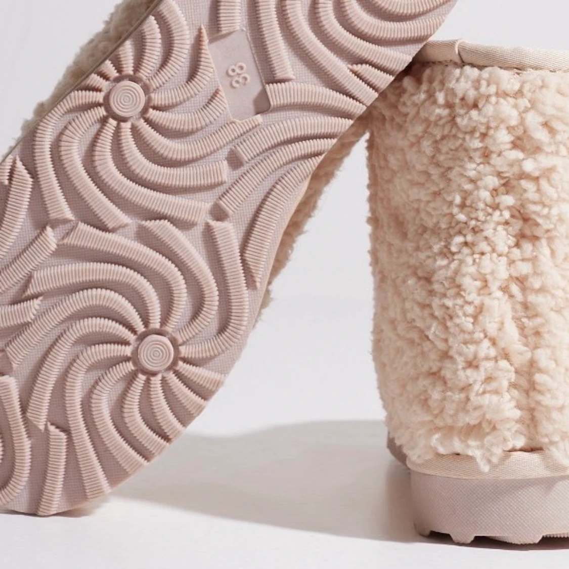 Vita fluffiga ”uggs” - 91