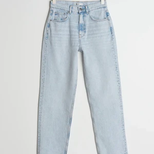 Jeans - Blåa jeans från Gina tricot i storlek 36💙🐠