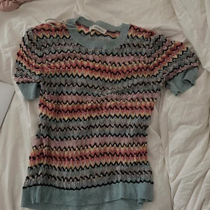 Topp  - Missoni inspirerad topp. Knappt använd 