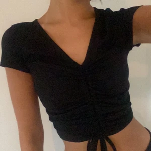 Svart topp  - Från Boohoo! Använd fåtal gånger✨