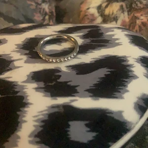 Silver ring  - Säljer denna då den är liten nr 17 använd en gång 