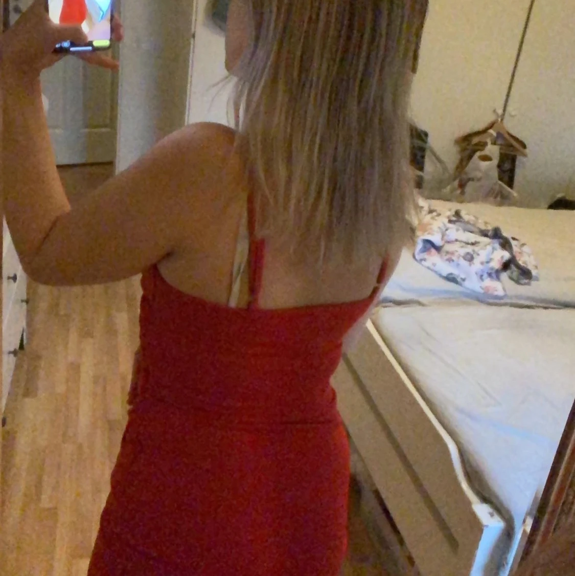 Röd klänning  - 91