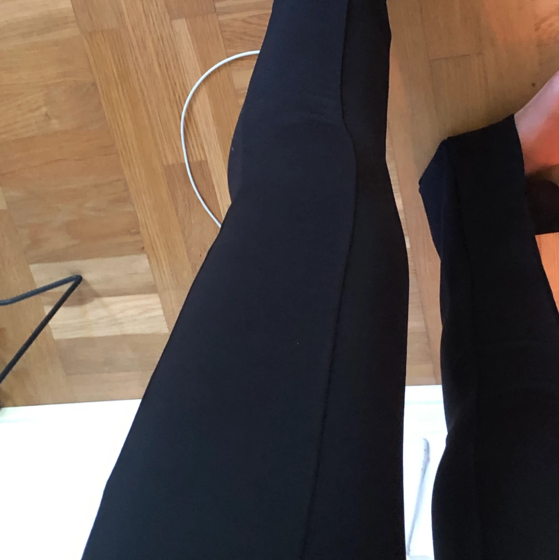 Svarta leggings med slits - 91