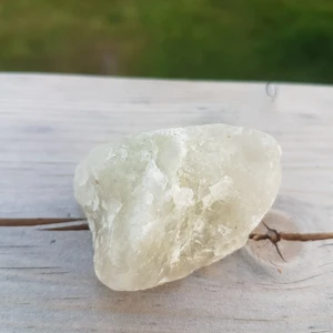 Kristall  - Vit/genomskinlig kalcit hittad på Ångermanland super fin 