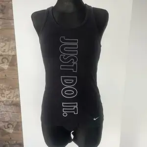 Nike sport linne i storlek xs i fint skick 