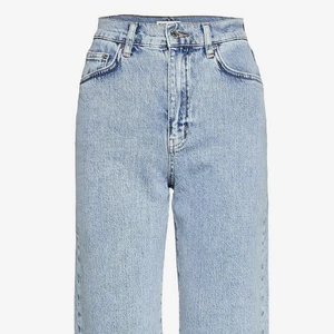Blå jeans  - Ett par blåa jeans från Gina tricot i strl 34💖 säljer eftersom att jag fick hem fel storlek, därmed är dem i nytt skick!✨