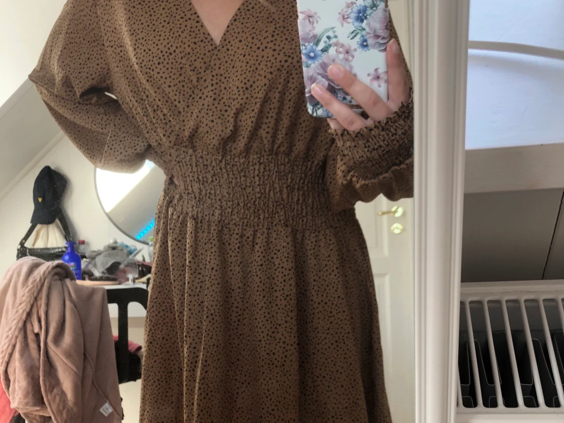 Jätte fin brun klänning  - 91