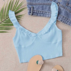 Supersöt blå topp ifrån shein!  - frakt tillkommer 39:- eller att vi möts upp i Växjö eller på Öland 💕