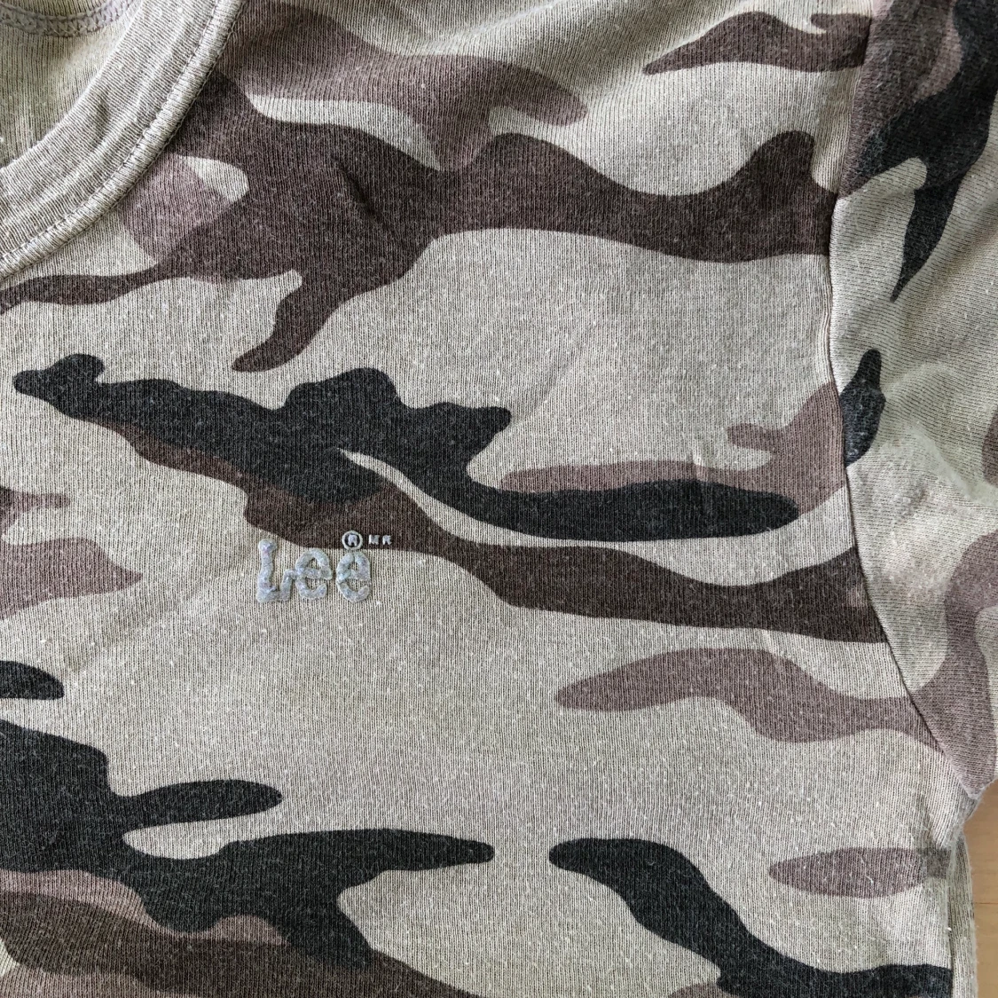 Lee kamouflage topp, strl S - 91