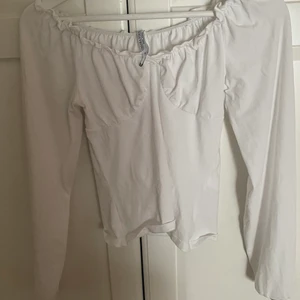 Tröja‼️ - En skit fin tröja från Nelly😍 aldrig använt och har inga fläckar eller hål💕