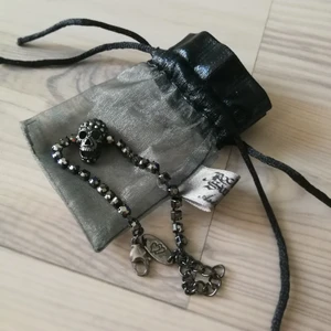 Armband dödskalle rock by Sweden - Ett armband från Laila bagges märke rock by Sweden, använt men inga tecken på slitage. 