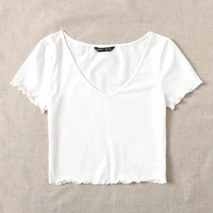 SHEIN topp - Vit somrig topp från SHEIN som endast är testad. (Bild 2 är lånad). fri frakt!