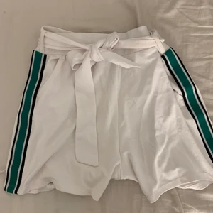 Mjukisshorts  - Storlek L, barely använda 